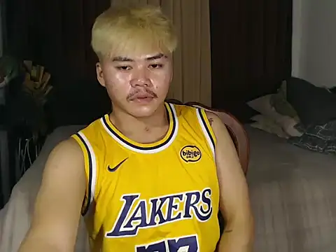 hot emman online show from 04/13/26, 12:43