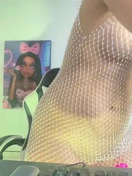 Snapshot of LuluMonroe_Eup chatting on 11/27/25, 03:19 LuluMonroe Eup online show from 11/27/25, 03:19