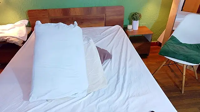 Chocolatte dreams online show from 09/23/25, 01:14