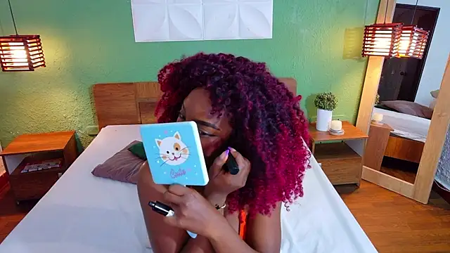 Chocolatte dreams online show from 09/26/25, 10:30