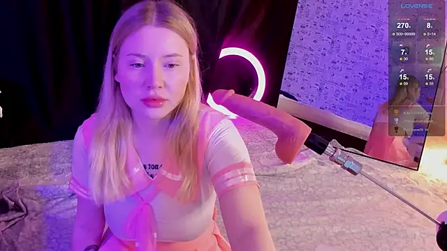 Snapshot of Lillie_Berry chatting on 11/27/25, 04:36 Lillie Berry online show from 11/27/25, 04:36