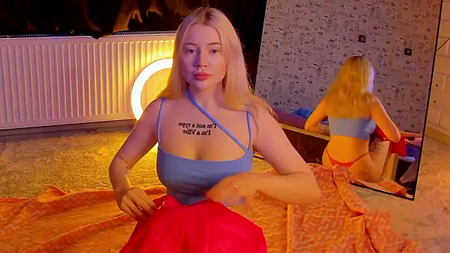 Lillie Berry online show from 02/27/26, 04:45