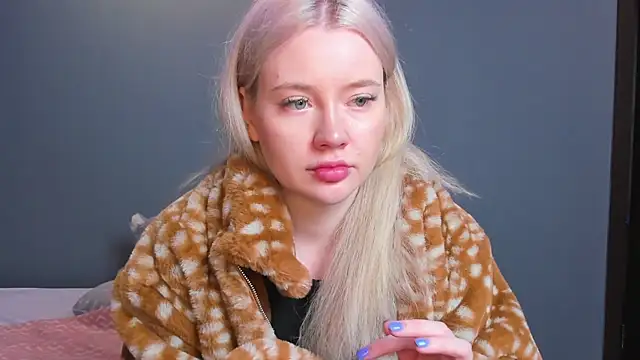 Lillie Berry online show from 04/12/26, 04:28