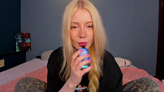 Lillie Berry online show from 07/10/26, 05:34