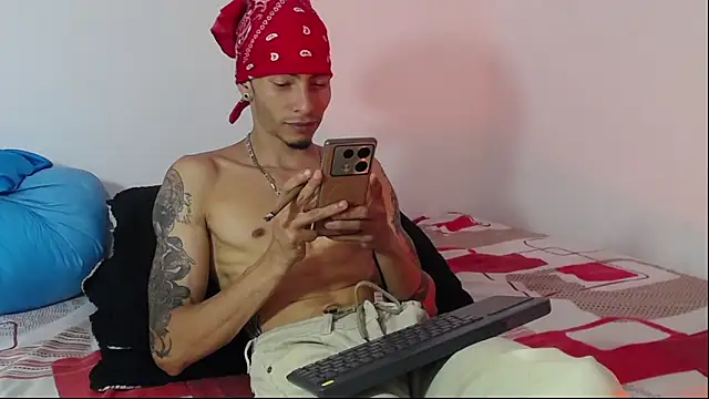 Snapshot of Daniel_laverde chatting on 09/15/25, 07:58 Daniel laverde online show from 09/15/25, 07:58