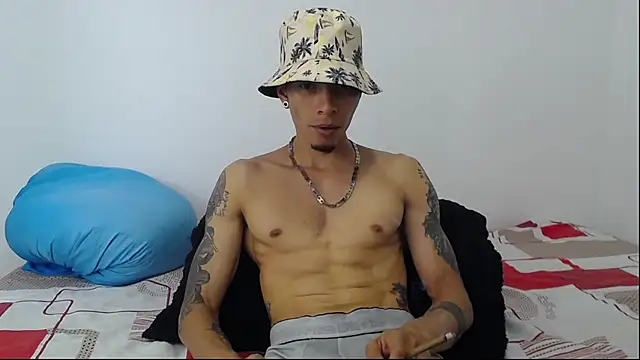 Snapshot of Daniel_laverde chatting on 09/16/25, 07:15 Daniel laverde online show from 09/16/25, 07:15