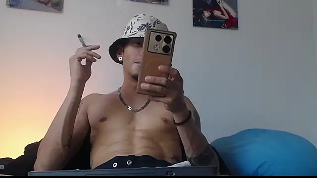 Snapshot of Daniel_laverde chatting on 10/17/25, 06:21 Daniel laverde online show from 10/17/25, 06:21