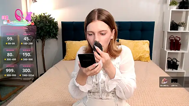 Snapshot of Enrujuvu_Vanpaia chatting on 10/17/25, 07:00 Enrujuvu Vanpaia online show from 10/17/25, 07:00