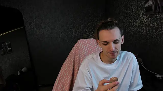 Snapshot of Anjela_Botton chatting on 03/07/26, 06:38 Anjela Botton online show from 03/07/26, 06:38