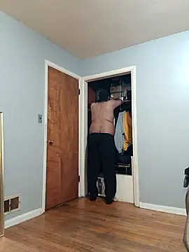 Snapshot of funandfreakyguy_97 chatting on 12/22/25, 10:51 funandfreakyguy 97 online show from 12/22/25, 10:51