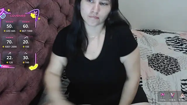 Snapshot of victoriadaniela chatting on 12/18/25, 10:27 victoriadaniela online show from 12/18/25, 10:27