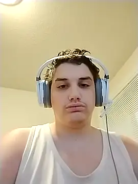 Snapshot of Breyyyyyyyy chatting on 10/24/25, 04:58 Breyyyyyyyy online show from 10/24/25, 04:58