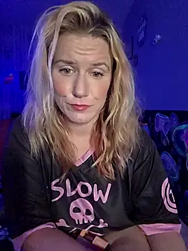 Snapshot of RhondaRump chatting on 06/06/26, 04:06 RhondaRump online show from 06/06/26, 04:06