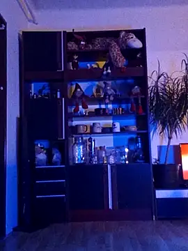  Little Sweatie  online show from 11/02/25, 05:15