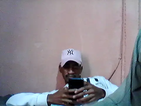 Snapshot of gemini_loops chatting on 04/15/26, 12:45 gemini loops online show from 04/15/26, 12:45