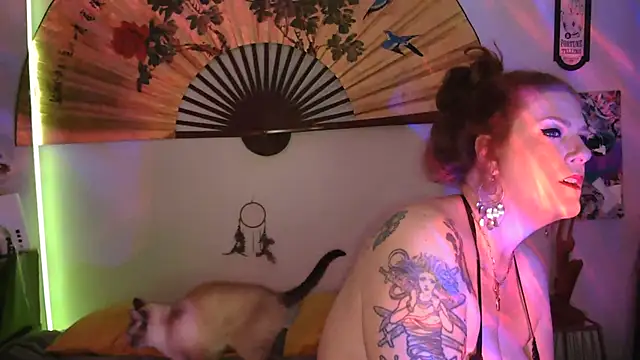 Snapshot of RasheleErotica chatting on 10/12/25, 01:59 RasheleErotica online show from 10/12/25, 01:59