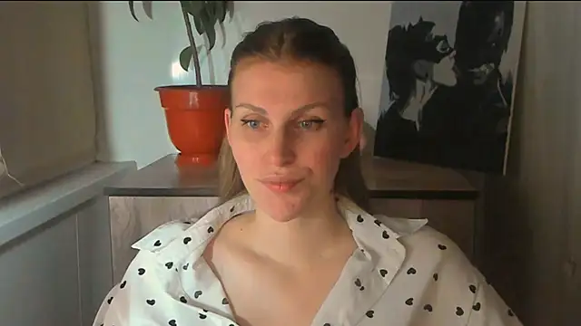 Snapshot of JuliaMuuun chatting on 03/31/26, 08:53 JuliaMuuun online show from 03/31/26, 08:53