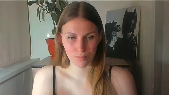 Snapshot of JuliaMuuun chatting on 04/03/26, 09:13 JuliaMuuun online show from 04/03/26, 09:13