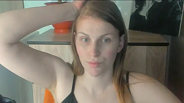 Snapshot of JuliaMuuun chatting on 04/16/26, 09:50 JuliaMuuun online show from 04/16/26, 09:50