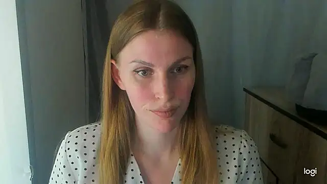 JuliaMuuun online show from 06/07/26, 08:01