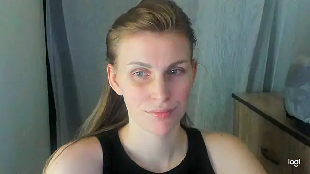 JuliaMuuun online show from 06/25/26, 09:19