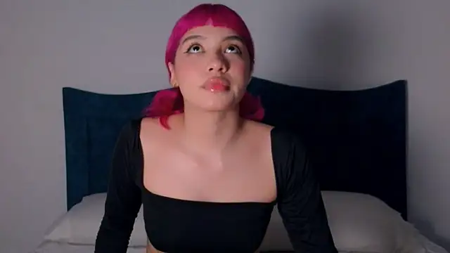 Snapshot of angelinhaaa chatting on 12/03/25, 02:41 angelinhaaa online show from 12/03/25, 02:41