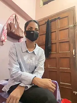 Snapshot of Sandhya_77 chatting on 09/29/25, 05:12 Sandhya 77 online show from 09/29/25, 05:12