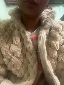 Snapshot of Sandhya_77 chatting on 11/12/25, 05:52 Sandhya 77 online show from 11/12/25, 05:52