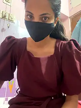 Snapshot of Sandhya_77 chatting on 11/14/25, 05:50 Sandhya 77 online show from 11/14/25, 05:50