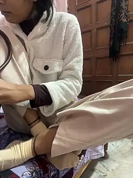 Snapshot of Sandhya_77 chatting on 11/27/25, 05:31 Sandhya 77 online show from 11/27/25, 05:31