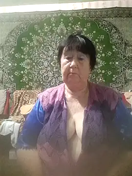 Snapshot of CrystalLime6411 chatting on 09/15/25, 06:08 CrystalLime6411 online show from 09/15/25, 06:08