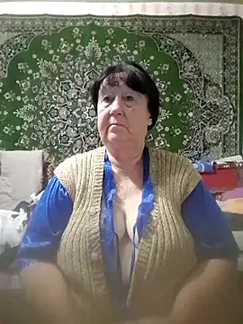 Snapshot of CrystalLime6411 chatting on 09/18/25, 06:04 CrystalLime6411 online show from 09/18/25, 06:04