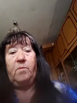 Snapshot of CrystalLime6411 chatting on 09/27/25, 05:01 CrystalLime6411 online show from 09/27/25, 05:01