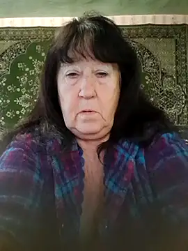 Snapshot of CrystalLime6411 chatting on 10/06/25, 04:54 CrystalLime6411 online show from 10/06/25, 04:54