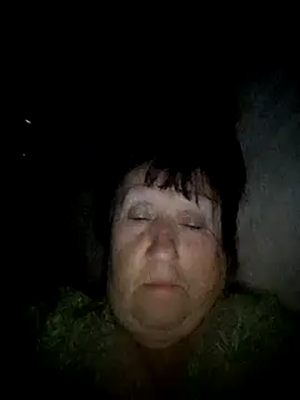 Snapshot of CrystalLime6411 chatting on 10/11/25, 02:11 CrystalLime6411 online show from 10/11/25, 02:11