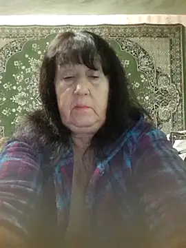 Snapshot of CrystalLime6411 chatting on 10/12/25, 04:28 CrystalLime6411 online show from 10/12/25, 04:28