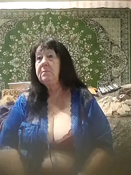 Snapshot of CrystalLime6411 chatting on 10/18/25, 05:32 CrystalLime6411 online show from 10/18/25, 05:32