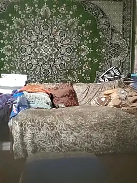 Snapshot of CrystalLime6411 chatting on 10/24/25, 08:27 CrystalLime6411 online show from 10/24/25, 08:27