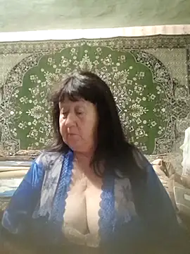 Snapshot of CrystalLime6411 chatting on 10/29/25, 06:09 CrystalLime6411 online show from 10/29/25, 06:09