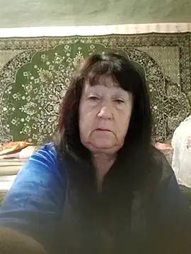 Snapshot of CrystalLime6411 chatting on 11/11/25, 05:29 CrystalLime6411 online show from 11/11/25, 05:29