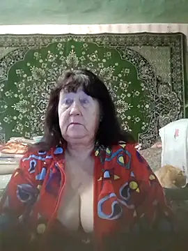 Snapshot of CrystalLime6411 chatting on 11/15/25, 01:40 CrystalLime6411 online show from 11/15/25, 01:40