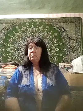 Snapshot of CrystalLime6411 chatting on 11/18/25, 06:23 CrystalLime6411 online show from 11/18/25, 06:23