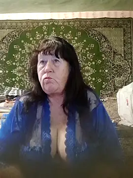 Snapshot of CrystalLime6411 chatting on 11/20/25, 11:32 CrystalLime6411 online show from 11/20/25, 11:32