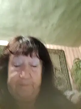 Snapshot of CrystalLime6411 chatting on 11/25/25, 10:32 CrystalLime6411 online show from 11/25/25, 10:32