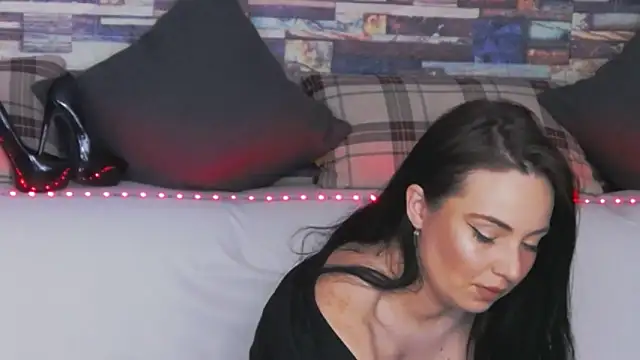 GrayLunna online show from 04/13/26, 02:39