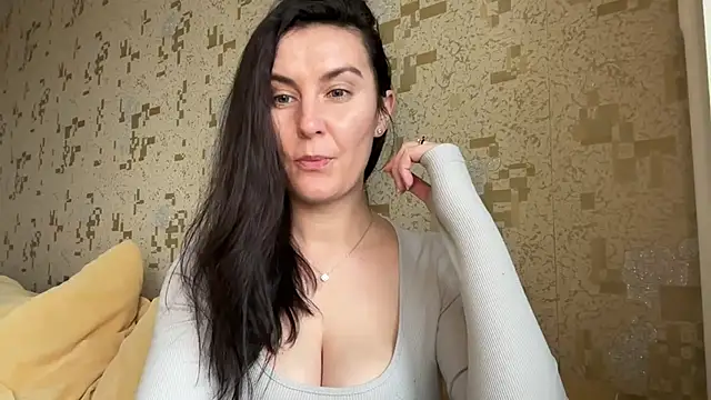 KatalinaQE online show from 12/14/25, 10:42