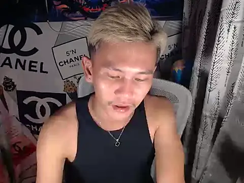 Snapshot of RalfAsian25 chatting on 04/21/26, 07:17 RalfAsian25 online show from 04/21/26, 07:17