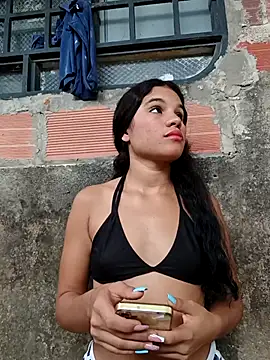 Snapshot of Little-Pussy-Sweet chatting on 09/18/25, 01:46 Little-Pussy-Sweet online show from 09/18/25, 01:46