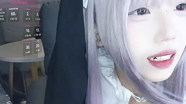 Snapshot of a5l2e0x chatting on 10/19/25, 11:27 a5l2e0x online show from 10/19/25, 11:27