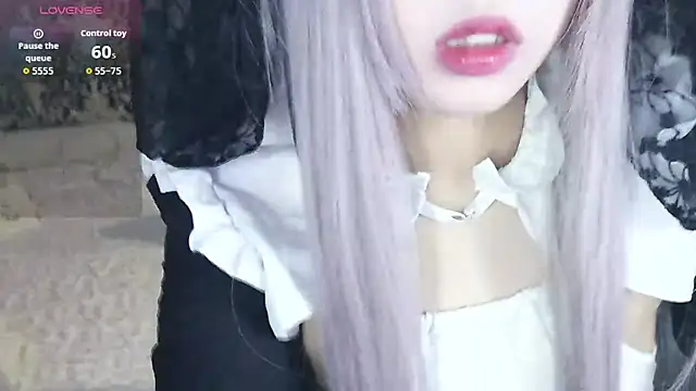 Snapshot of a5l2e0x chatting on 11/15/25, 02:35 a5l2e0x online show from 11/15/25, 02:35